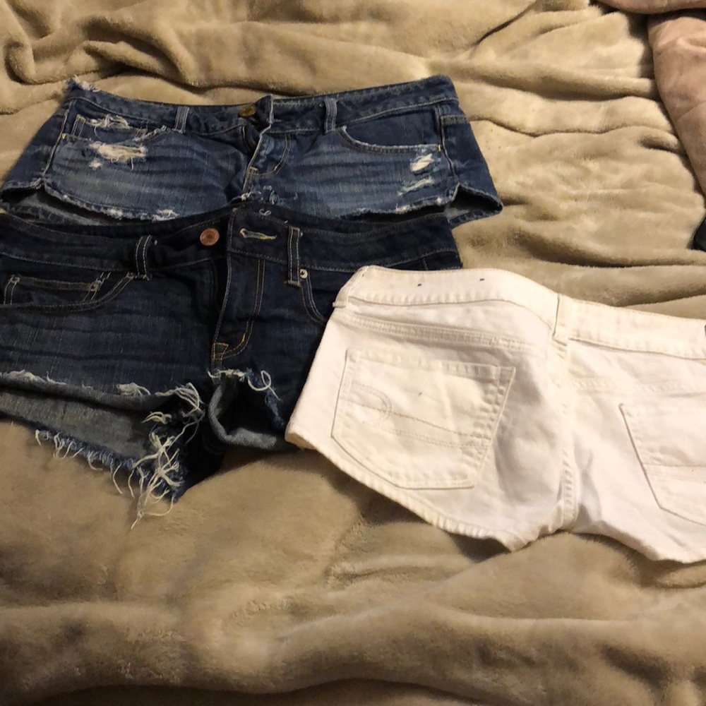 Lot of 3 American eagle shorts
